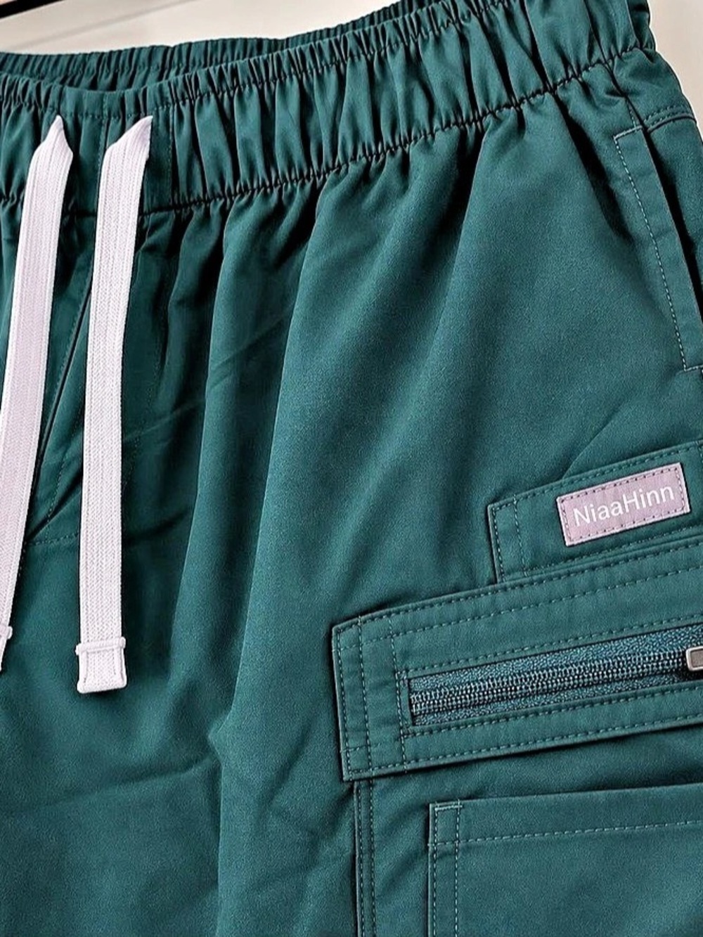 Women's Scrub Set in Green Like New - Picture 6 of 7